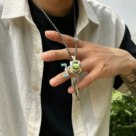 🔥 Novedad 2026: Collar con mini señuelo de aleación — Diseño creativo