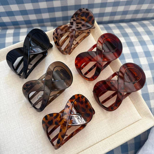 2026 Nouvelle pince à cheveux créative en forme de huit